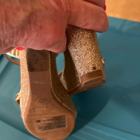 Forever 21 Gold Wedge Sandals with Ankle Strap - Picture 7 of 8